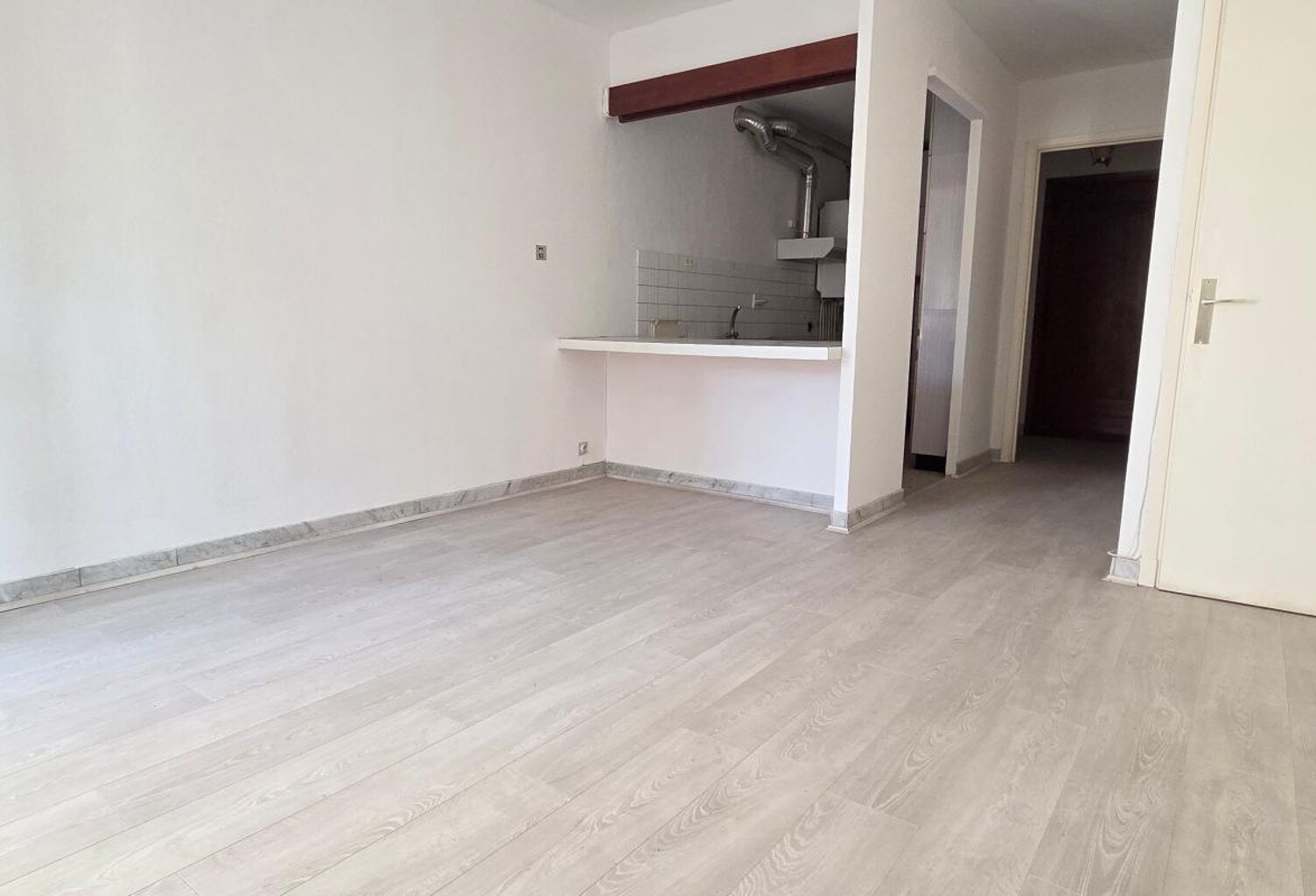 Studio À Vendre — photo 1