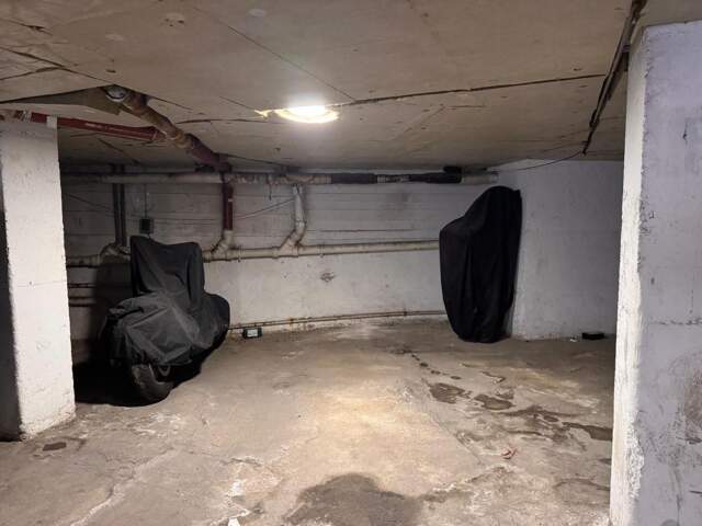 Place de parking en sous sol sécurisé — photo du bien