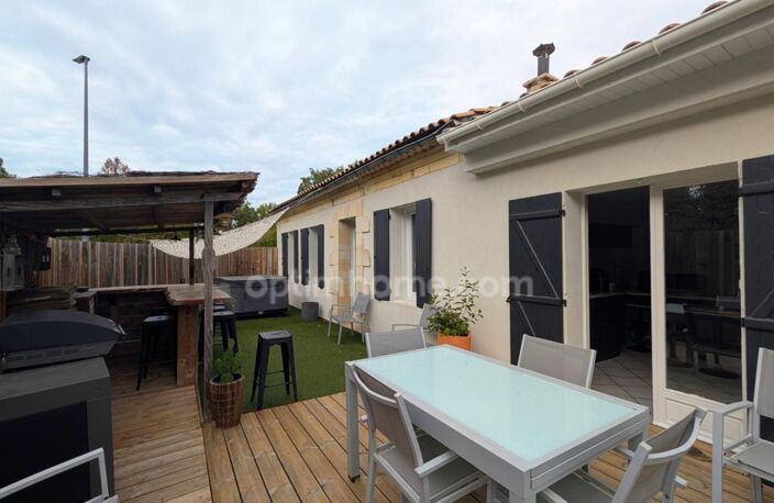 Maison  5 pièces 112 m2 3 chambres avec terrasse en bois et pool House Saint Jean d'illac — photo 2