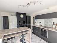Maison  5 pièces 112 m2 3 chambres avec terrasse en bois et pool House Saint Jean d'illac — photo 4