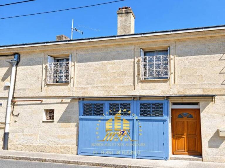 Maison de ville développant environ 107 m² au total sur deux niveaux, dont 63 m² habitables à l’étage — photo 1