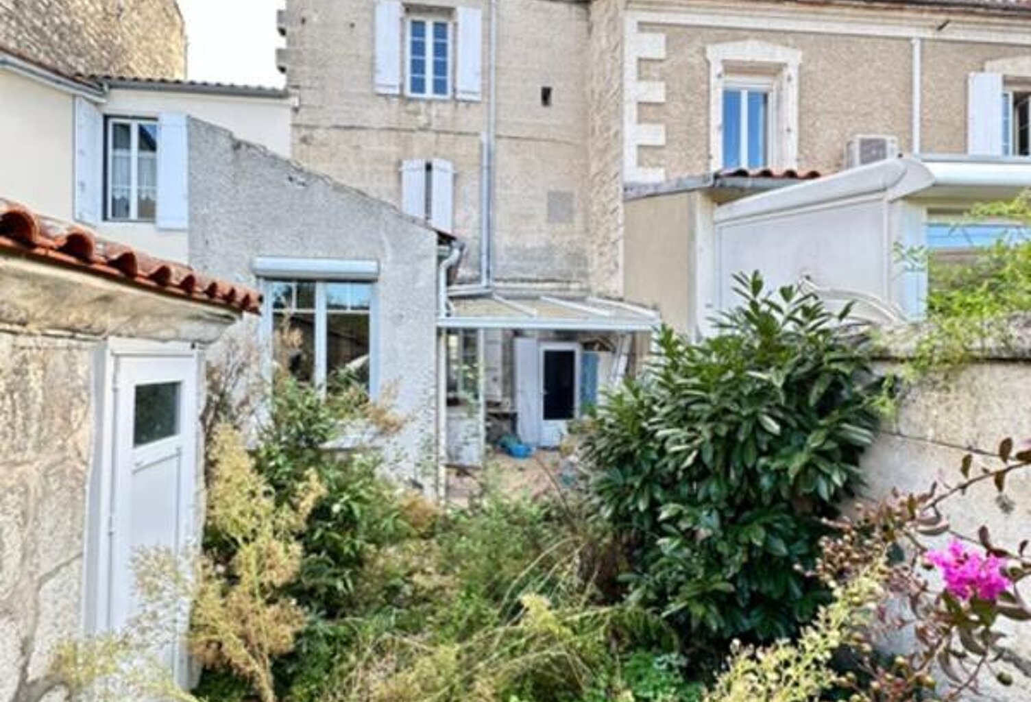 🏡 ANGOULÊME – LA BUSSATTE / VICTOR HUGO | MAISON DE VILLE AVEC JARDIN 🌿 — photo 1