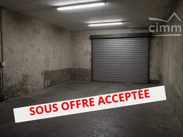 À VENDRE – GRAND GARAGE OU LOCAL DE STOCKAGE — photo du bien