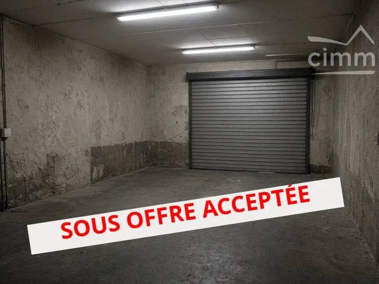 À VENDRE – GRAND GARAGE OU LOCAL DE STOCKAGE — photo 1