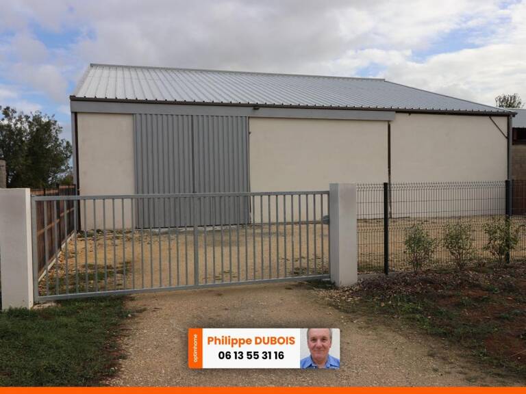HANGAR DE 395M² A LOUER SUR LE SECTEUR DE ROCHEFORT 17300 — photo 1