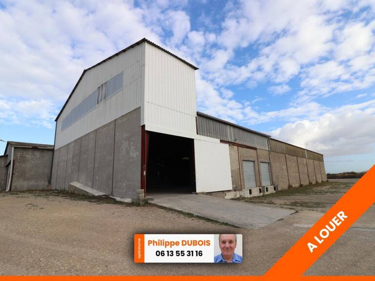 A LOUER HANGAR PLATEFORME LOGISTIQUE SECTEUR DE ROCHEFORT (17) — photo 1
