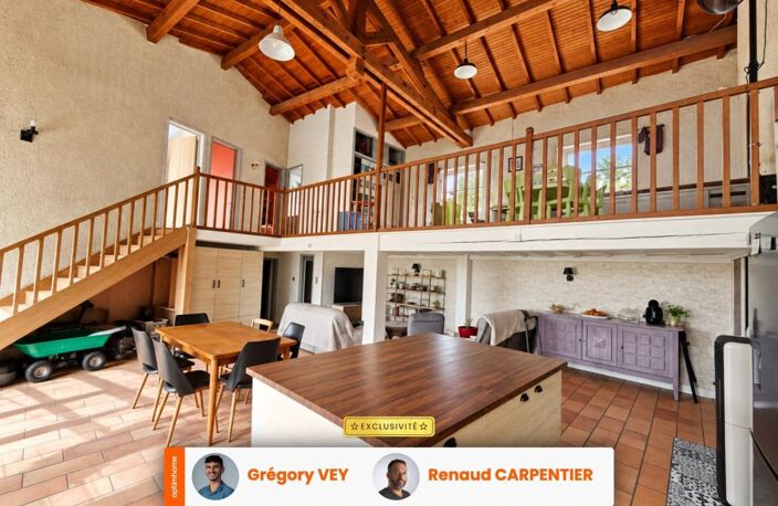 Maison en Pierre - 4 chambres - 169 m² - Jardin - Garage - Dépendances à RAVEL — photo 2