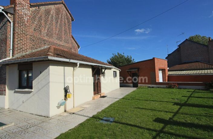 Roubaix - Aux confins de Hem et Croix Beaumont - Maison à potentiel sur grand terrain — photo 2