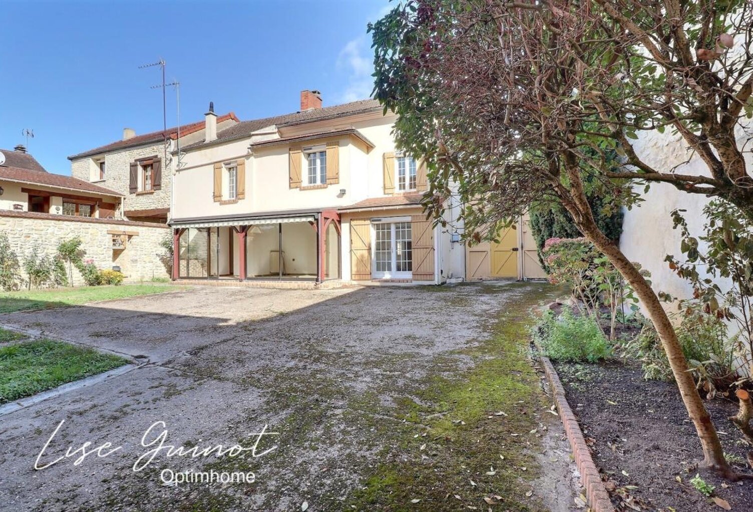 MAISON 3 CHAMBRES - 3 DÉPENDANCES - COUR INTÉRIEURE — photo 1