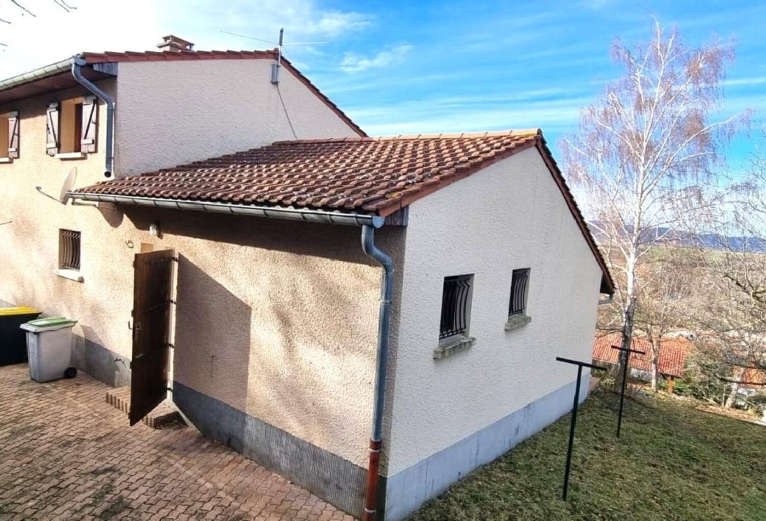Mur sur Allier (63)– Maison familiale 150 m² – 4 chambres – 1 013 m² de terrain – — photo 1
