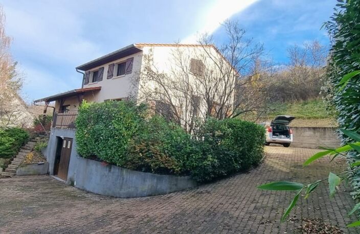 Mur sur Allier (63)– Maison familiale 150 m² – 4 chambres – 1 013 m² de terrain – — photo 2