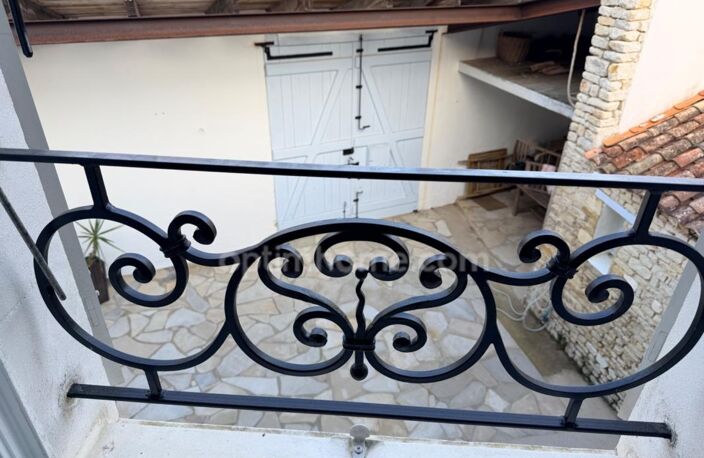 LA FLOTTE – MAGNIFIQUE CHAI RÉNOVÉ AVEC DÉPENDANCE EN PIERRE — photo 3