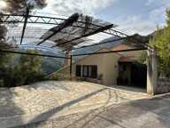 COMMUNE DE SAINTE-AGNES : PROPRIETE DE CHARME - JARDIN - TERRASS — photo 2