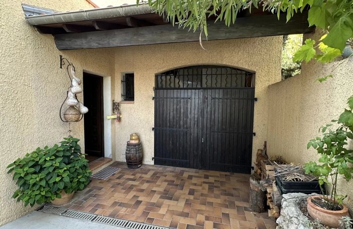 COMMUNE DE SAINTE-AGNES : PROPRIETE DE CHARME - JARDIN - TERRASS — photo 4