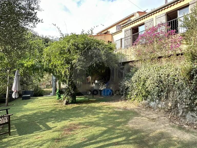 COMMUNE DE SAINTE-AGNES : PROPRIETE DE CHARME - JARDIN - TERRASS — photo 1