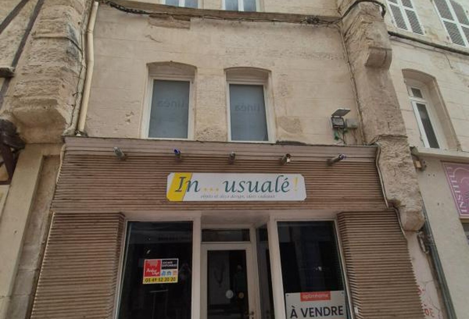 Immeuble d'habitation avec boutique à vendre NIORT (79) — photo 1