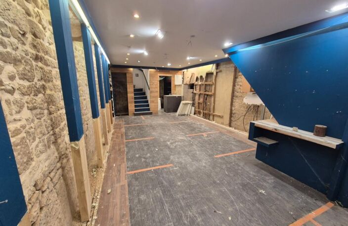 Immeuble d'habitation avec boutique à vendre NIORT (79) — photo 3