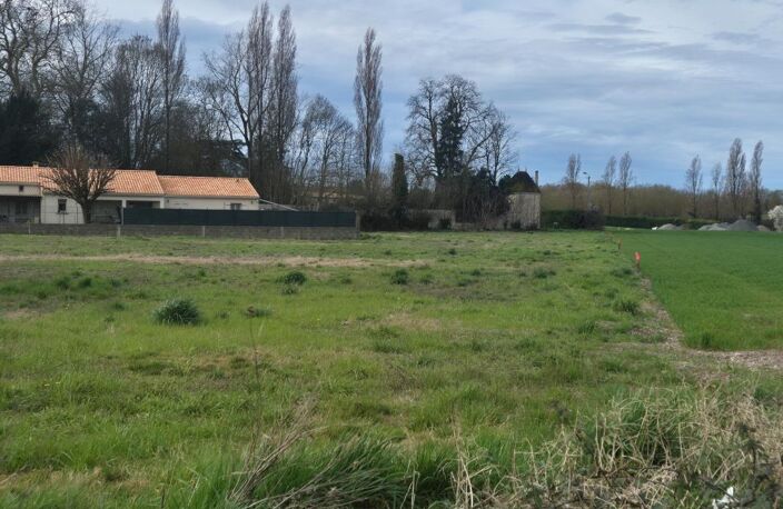 Terrain de 1392m² à 41 760€ HAI, Lot 1 FRONTENAY ROHAN ROHAN (79) — photo 2