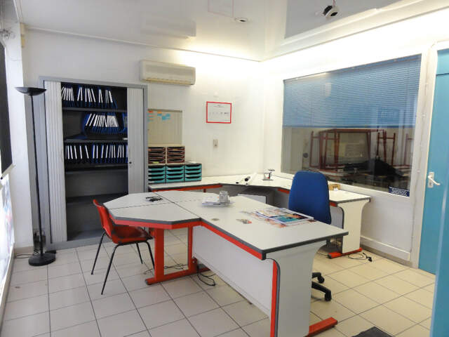 Local commercial Chambery 74 m2 — photo du bien