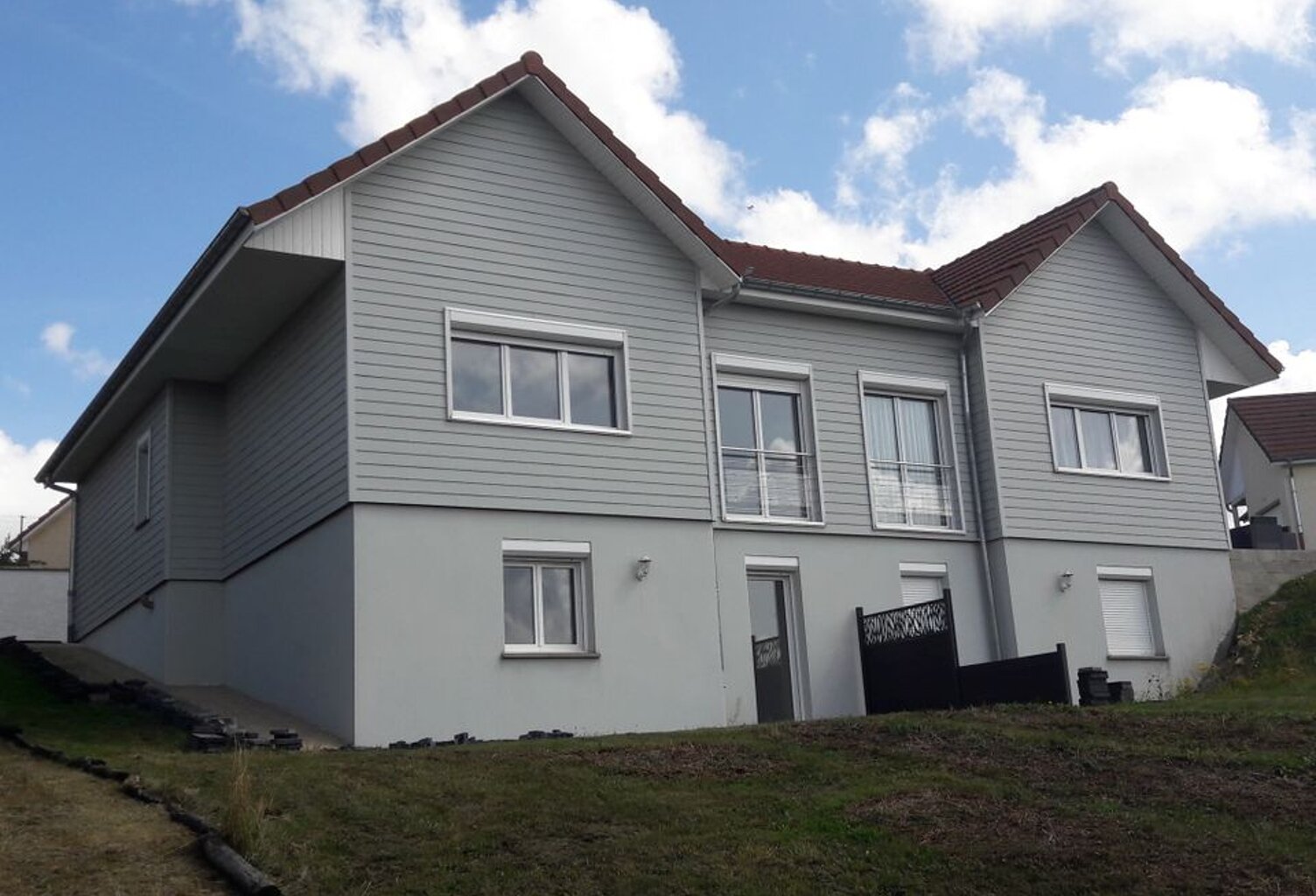 Maison de 100m2 à louer sur Larnod — photo 1