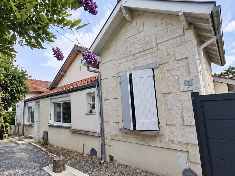 LACANAU BOURG – ANCIENNE MAISON CANAULAISE RENOVEE 4 PIECES DE 143 m² + JARDIN - AU CALME- SANS VIS-A-VIS — photo 1