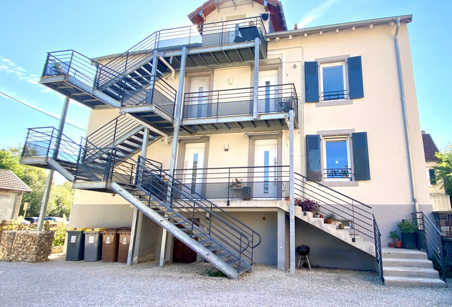 Immeuble à vendre proche de BELFORT (90) — photo 1