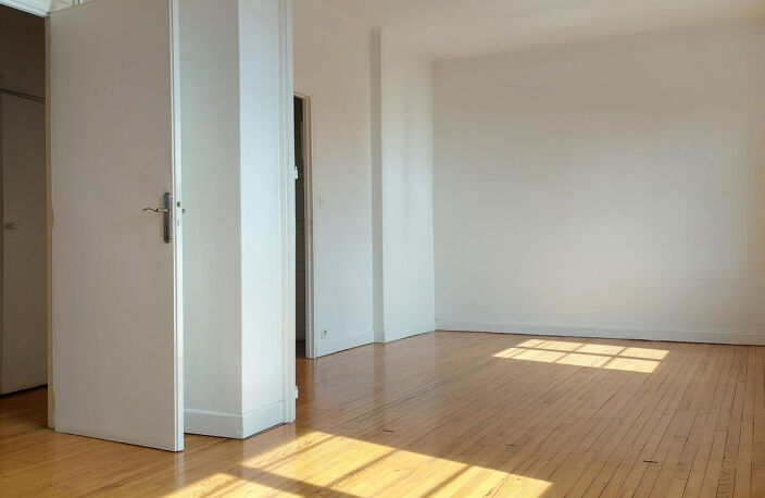 Appartement à vendre 3 pièces MONTAUBAN (82),dernier étage centre ville avec parking et loggia — photo 3