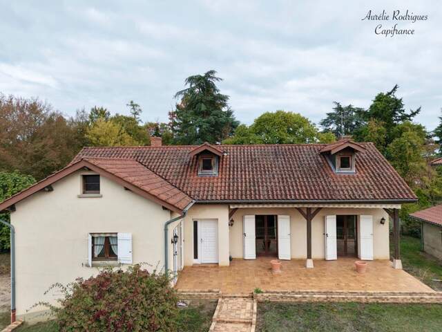Maison à vendre 8 pièces BAGE LE CHATEL (01) — photo du bien