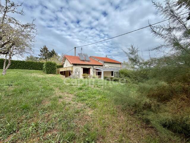 MAISON À RÉNOVER DE 75 M2, 2 CHAMBRES, TERRAIN DE 6 123 M2, FIBRE OPTIQUE, GARAGE DE 35 M2, DÉPÔT DE 65 M2, VÉRANDA, 2 PUITS — photo du bien