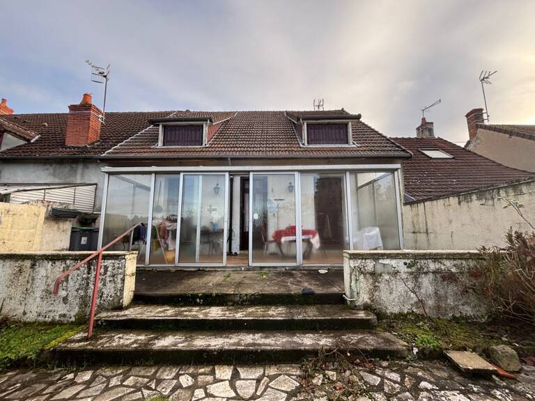Grande maison familiale avec jardin en centre-ville de La Guerche-sur-l’Aubois — photo 1