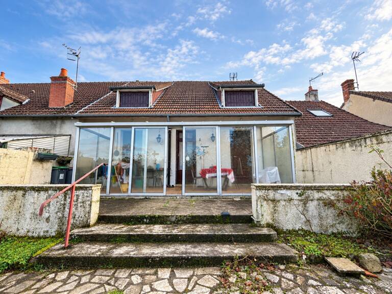 Grande maison familiale avec jardin en centre-ville de La Guerche-sur-l’Aubois — photo 1