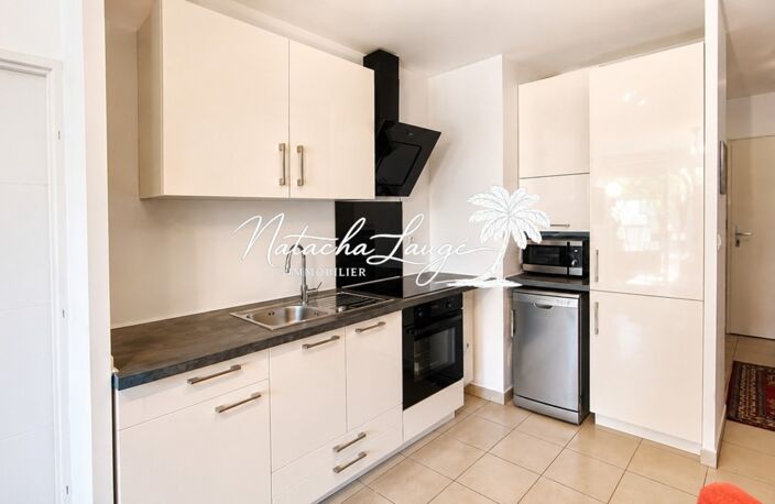 Appartement T2 avec une terrasse et une place de parking à Martigues — photo 4