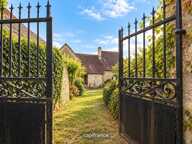 Maison de caractère du XIVe siècle avec grange et piscine – Proche à Beaulieu sur Dordogne, Vallée de la Dordogne, Corrèze — photo 2