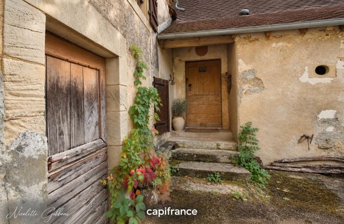 Maison de caractère du XIVe siècle avec grange et piscine – Proche à Beaulieu sur Dordogne, Vallée de la Dordogne, Corrèze — photo 3