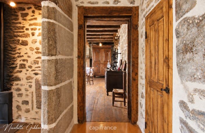 Maison de caractère du XIVe siècle avec grange et piscine – Proche à Beaulieu sur Dordogne, Vallée de la Dordogne, Corrèze — photo 4