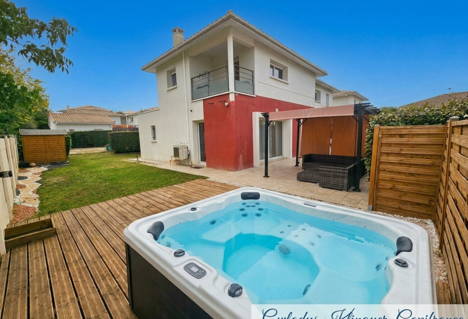 Bassens – Une très jolie maison familiale dans un état impeccable avec jardin, garage,  spa et sauna — photo 1