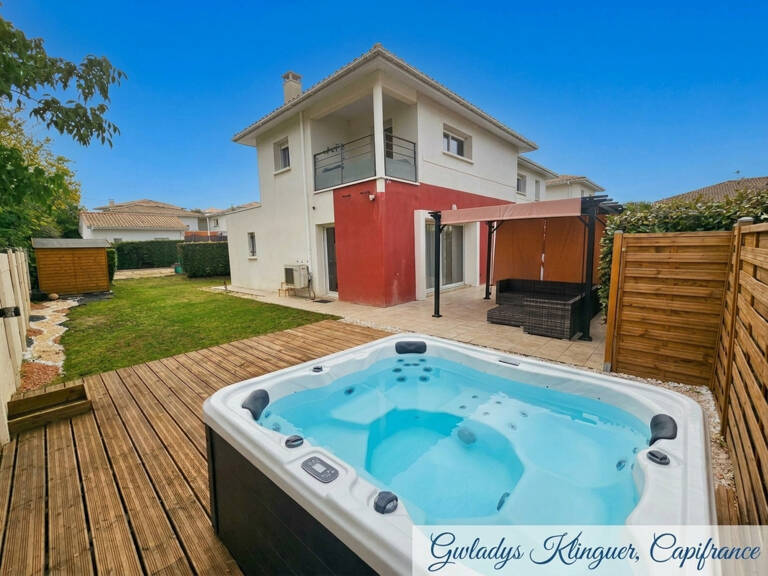 Bassens – Une très jolie maison familiale dans un état impeccable avec jardin, garage,  spa et sauna — photo 1