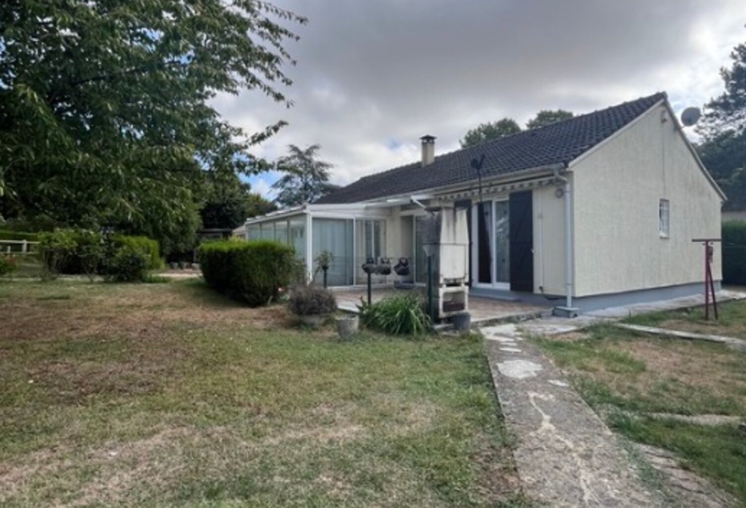 Maison de plain-pied avec jardin de 1 266 m² — photo 1