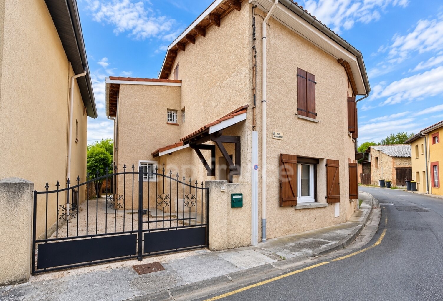 LE FAUGA – Maison de village de 103 m² avec jardin, cour intérieure et terrasse couverte — photo 1