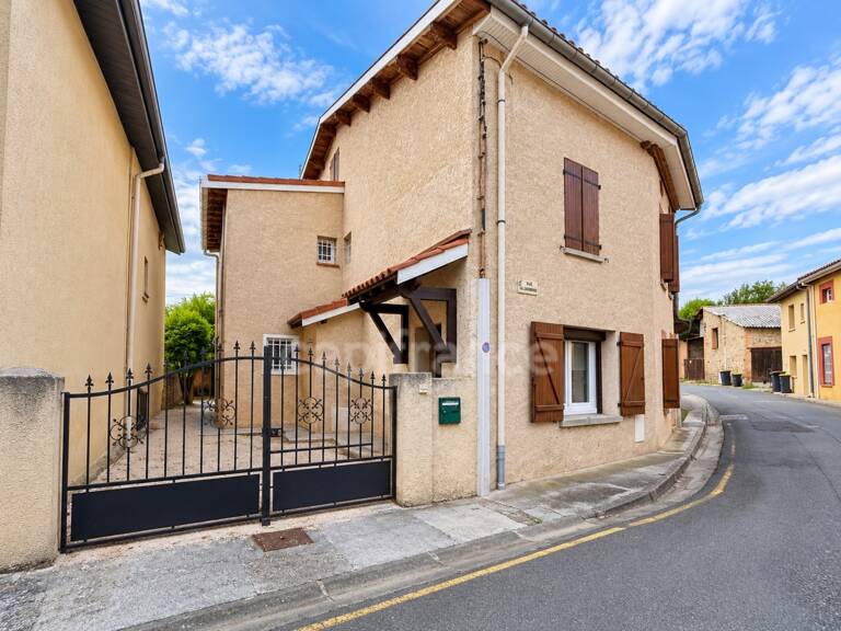 LE FAUGA – Maison de village de 103 m² avec jardin, cour intérieure et terrasse couverte — photo 1
