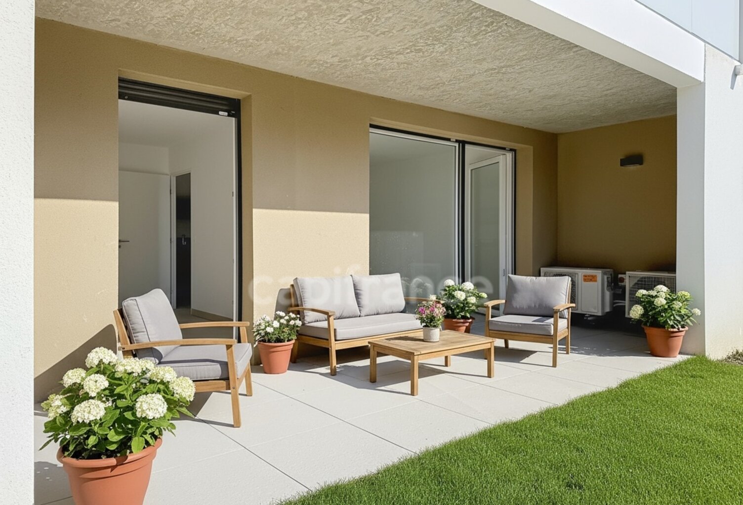 À louer – Appartement 2 pièces meublé, avec terrasse - LANGLADE (30) — photo 1