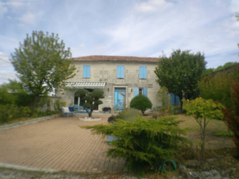 SEGONZAC A Vendre Maison en Pierre — photo 1