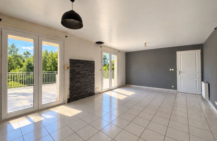 SAINT-BARTHÉLEMY-DE-VALS (26) – MAISON AMÉNAGÉE EN DEUX APPARTEMENTS – TERRAIN D’ENVIRON 7 000 M² — photo 4