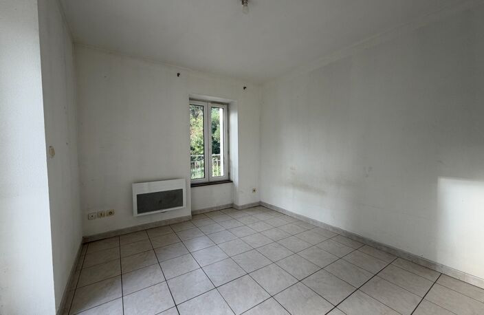 SAINT-BARTHÉLEMY-DE-VALS (26) – MAISON AMÉNAGÉE EN DEUX APPARTEMENTS – TERRAIN D’ENVIRON 7 000 M² — photo 5