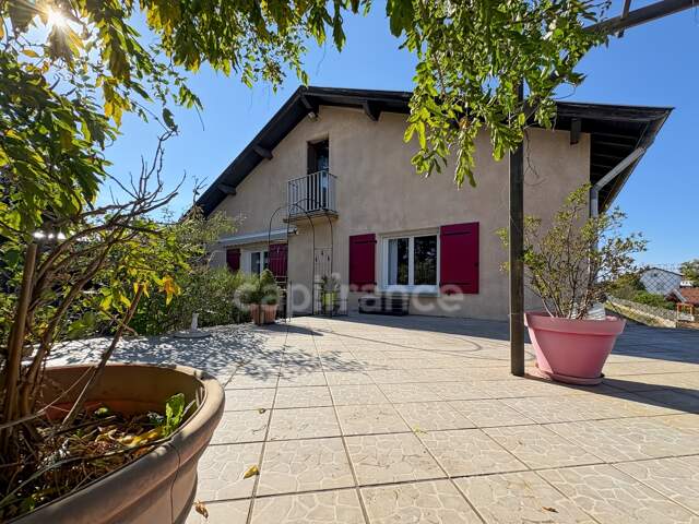 MAISON DE 211 M² – 5 CHAMBRES – SPA – GRANDS GARAGES ET DÉPENDANCES – TERRAIN DE 2 305 M² — photo du bien