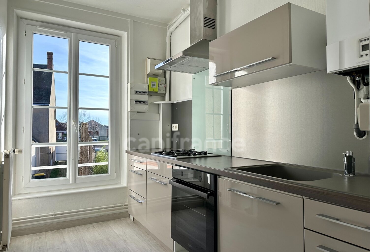 Appartement à louer 2 pièces SAINT DENIS DE L'HOTEL (45) — photo 1