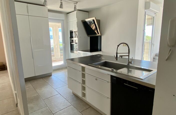 À LOUER – Appartement T4 meublé en duplex avec véranda, terrasse et garage – Montpellier Millénaire — photo 4
