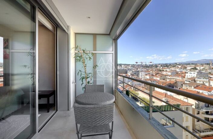 Appartement unique à Cannes, offrant une superficie exceptionnelle de 335 m². Grande terrasse et cinq chambres — photo 5