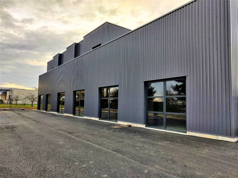 (37) TOURS NORD - ST CYR SUR LOIRE (Proche Rocade et Centre Commercial Auchan)local commercial, bureau ou entrepôt de stockage — photo 1