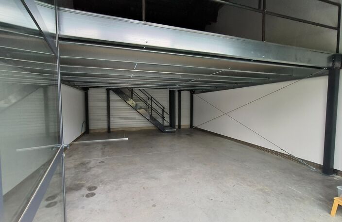 (37) TOURS NORD - ST CYR SUR LOIRE (Proche Rocade et Centre Commercial Auchan)local commercial, bureau ou entrepôt de stockage — photo 3